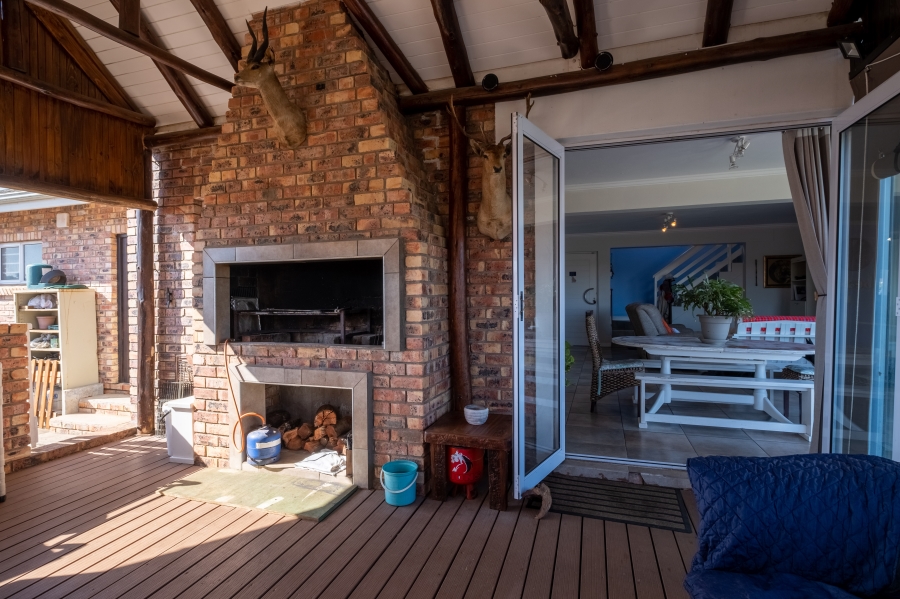 4 Bedroom Property for Sale in Cosy Corner Eastern Cape